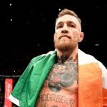 momente-incredibile-cu-mcgregor-dupa-ce-l-a-pulverizat-in-cusca-pe-alvarez-a-luat-microfonul-si-a-socat_1_size10.jpg
