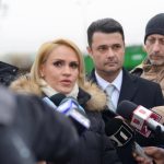 primarul-capitalei-gabriela-firea-la-comandamentul-de-iarna-elevii-vor-putea-intarzia-la-scoala-428813.jpg