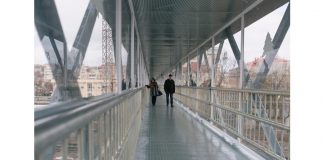 pasarela între zona Gării și cartierul Alexandru