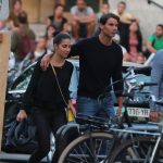 Exclusif – No web – No blog – Rafael Nadal se promène en famille à Paris