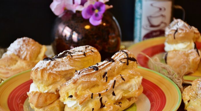 Ecler cu ciocolata si frisca