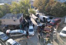 Bătăi cu răngi și topoare în focarul de COVID de la bariera Alexandru. Zanfirescu, ia-ți pândarii și du-te acasă!