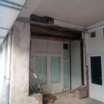 fostul sediu al Politiei Locale in care sunt cazati asiaticii