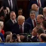 Cadrul 2- Andrei Muraru plesnește de emoție, e atât de aproape de Trump!