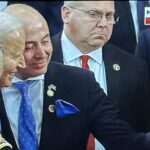 Andrei Muraru, vânătorul de selfie – uri prezidențiale, aici cu Joe Biden