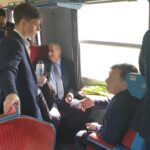 Timofciuc, la o șuetă cu Crin Antonescu în trenul de Ungheni