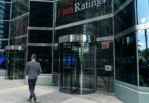 Fitch menţine ratingul suveran al României la "BBB minus", cu perspectivă negativă. Mesajul ministrului Finanțelor