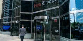 Fitch menţine ratingul suveran al României la "BBB minus", cu perspectivă negativă. Mesajul ministrului Finanțelor