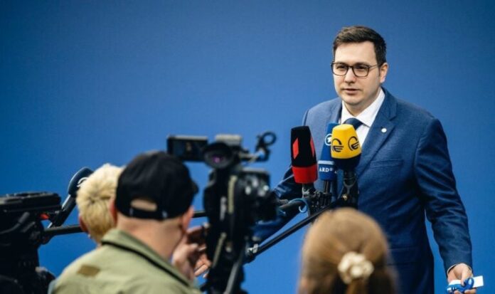 Sursa foto: Twitter / Jan Lipavsky