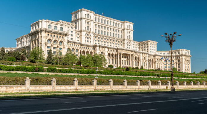 Parlamentul, chemat în sesiune extraordinară în ultima săptămână din PNRR. Ce se întâmplă cu legea salarizării parlament