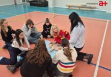 Antibiotice oferă cursuri de prim ajutor studenților ieșeni, în preajma Zilei Europene a Resuscitării