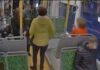 Video | O bătrână a acționat fără motiv sistemul de alarmă dintr-un tramvai