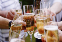 Diferența dintre prosecco și șampanie. Cum alegi o băutură festivă, în funcție de ocazie
