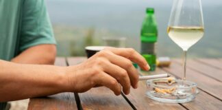 Alcoolul, țigările și carburanții se scumpesc de la 1 ianuarie 2026. Cu cât cresc prețurile