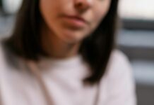 Greșeli frecvente la aplicarea fondului de ten și cum să le eviți