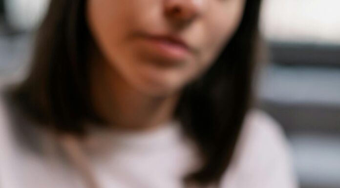 Greșeli frecvente la aplicarea fondului de ten și cum să le eviți