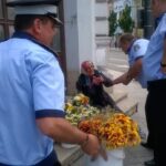 politisti locali umflati si batrane hartuita