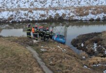 Mașină căzută în râul Bahlui, șoferul s-a autoevacuat înainte de sosirea echipajelor de intervenție