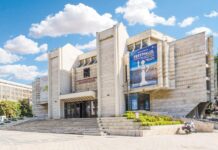 Nu sunt bani pentru reabilitarea Teatrului Luceafărul din Iași