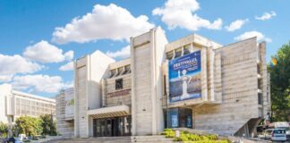 Nu sunt bani pentru reabilitarea Teatrului Luceafărul din Iași