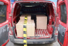 Autovehicule încărcate cu ţigări de contrabandă, descoperite în municipiul Iași