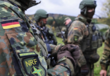 Nu mai este timp de pierdut. Germania recurge la economia de război. Se lucrează fără oprire la producerea de armament