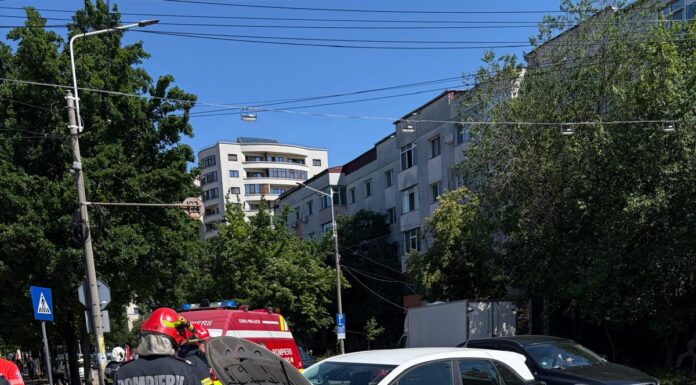 Accident între un autoturism și un tramvai în stația Pădurii. Trafic blocat