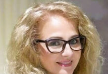 Gabriela Pădurariu se prezintă de peste 20 de ani ca fiind avocat și specialist juridic dar nu figurează în Tabloul avocaţilor din România și nici în listele Baroului Iași. Numele său apare în publicații juridice de specialitate încă din anii 2010–2012 ca avocat