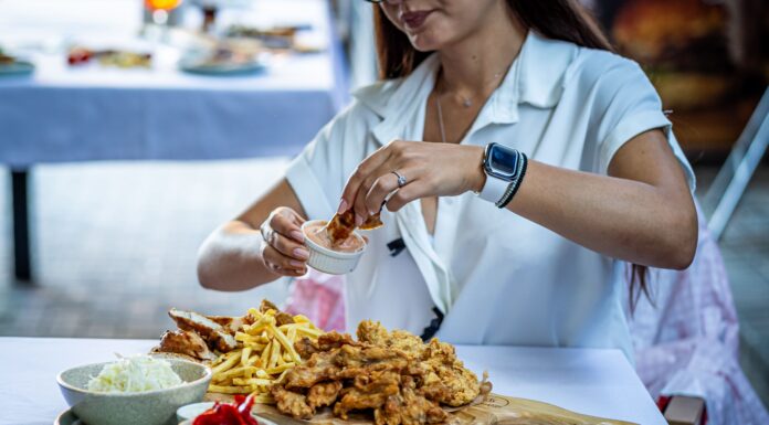 Ce se întâmplă în bucătăria Restaurantului DRAG din Iași? O sesizare cere controale privind hrana livrată către copii: „Distribuția alimentelor către unitățile de învățământ se realizează cu autoutilitare tip minivan necorespunzătoare”