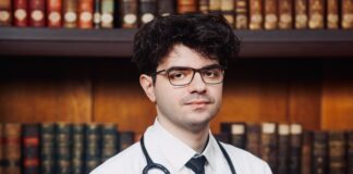 Șase ani de Medicină, aceeași notă: 10. Povestea lui Călin Vameșu, șeful promoției UMF Iași: „Cea mai mare satisfacție nu este nota, ci faptul că am învățat cu adevărat”