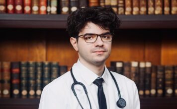 Șase ani de Medicină, aceeași notă: 10. Povestea lui Călin Vameșu, șeful promoției UMF Iași: „Cea mai mare satisfacție nu este nota, ci faptul că am învățat cu adevărat”