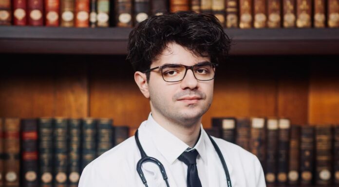 Șase ani de Medicină, aceeași notă: 10. Povestea lui Călin Vameșu, șeful promoției UMF Iași: „Cea mai mare satisfacție nu este nota, ci faptul că am învățat cu adevărat”