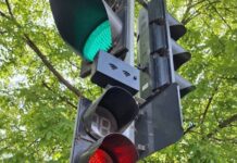 Semafoare cu semnale acustice pentru nevăzători pe Axa Păcurari din Iași