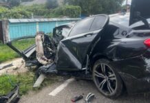 Un tânăr din Iași a intrat cu mașina într-un cap de pod din localitatea nemțeană Tupilați