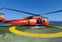 VIDEO Misiune de salvare în Marea Neagră. O persoană, evacuată cu un Black Hawk de pe o navă din zona Neptun Deep