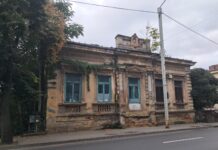 FOTO. Casa Racoviță, o bijuterie arhitecturală abandonată de Primăria Iași de aproape un deceniu. De la “centru cultural” la o posibilă demolare