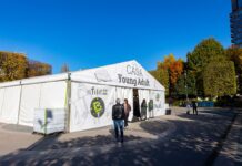 Casa Young Adult FILIT revine în parcul Palas: K-pop, manga, Dungeons & Dragons și dezbateri între liceeni