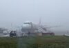 Ceața face diferența între aeroporturile din Iași și Suceava. De ce un sistem performant poate ține avioanele la sol, iar altul permite zboruri în condiții dificile